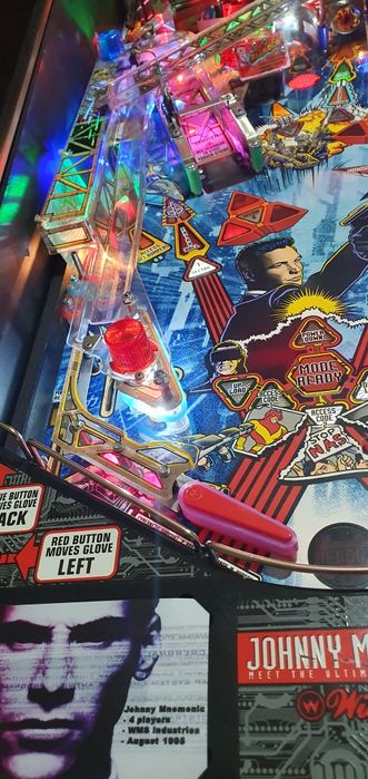 Flipper fliper pinball Johnny Mnemonic