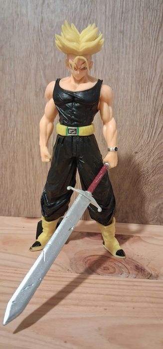 Figura do Trunks