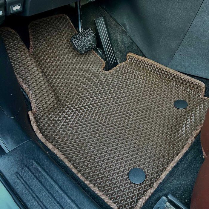 Eva автомобільні поліки. Коврики в салон. Ева килимки. Виробництво.