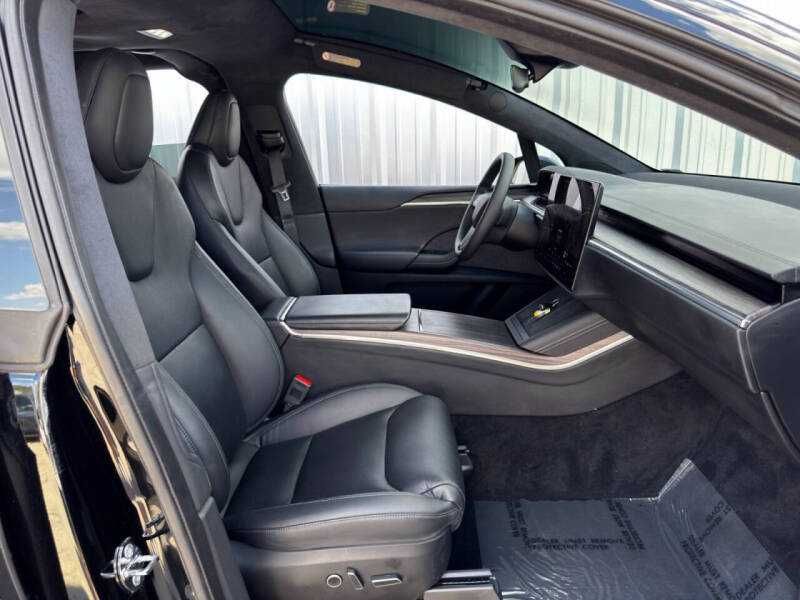 2023 Tesla Model X Standard Range