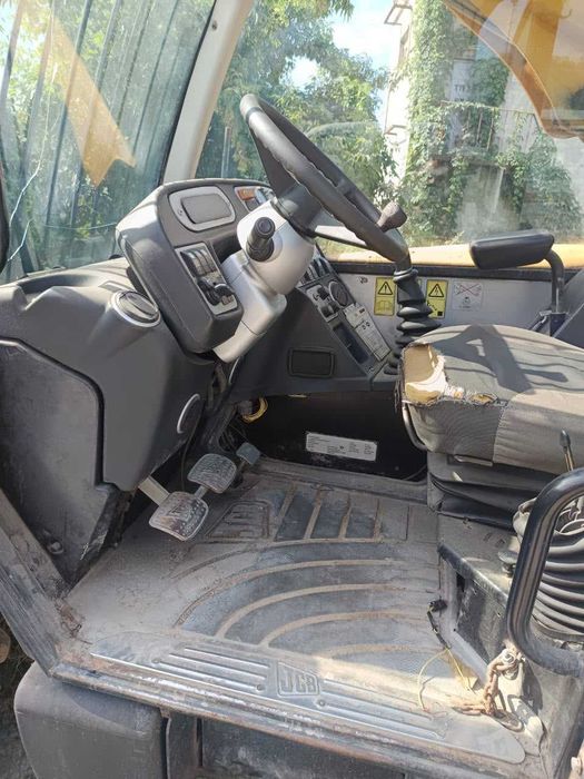 Телескопічний навантажувач JCB 530-70