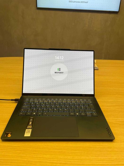 Lenovo Yoga Slim 7 14Q8X9 - Type 83ED