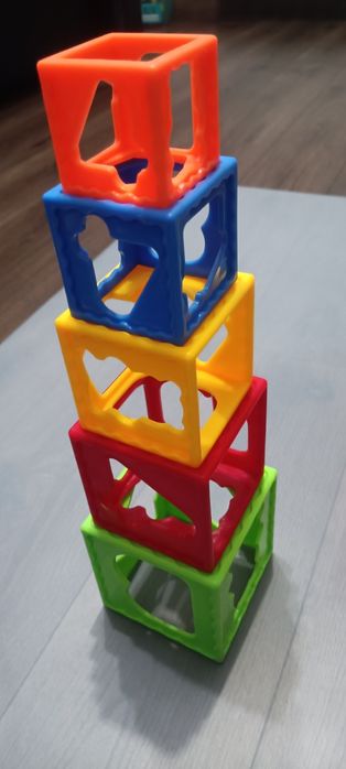 Wieża z klocków, rozwijające