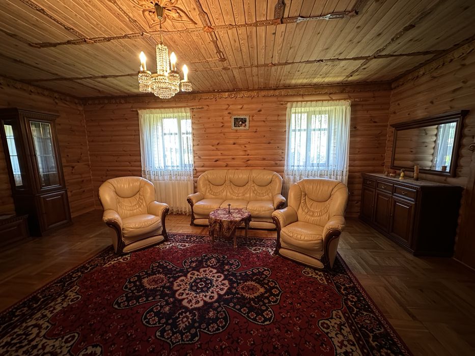 Продається ділянка 0.5 га з 3-ма окремими будинкам