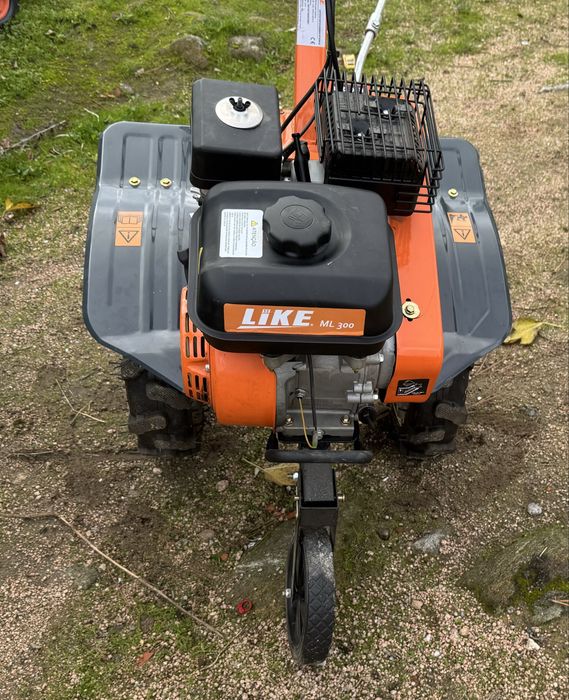 Motoenxada ML300 7 Hp com rodas.