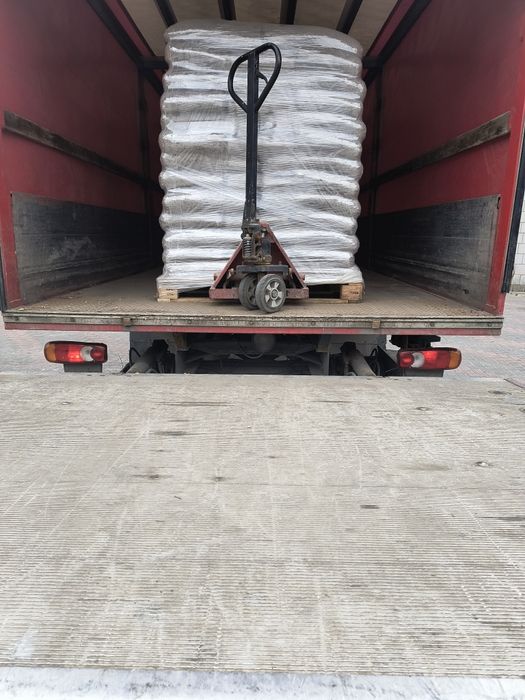 Pellet sprzedam 975 kg