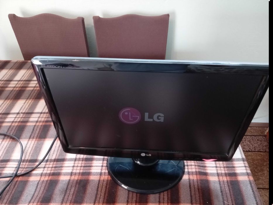 Монітор LG Flatron W1943SE-PF 18.5"