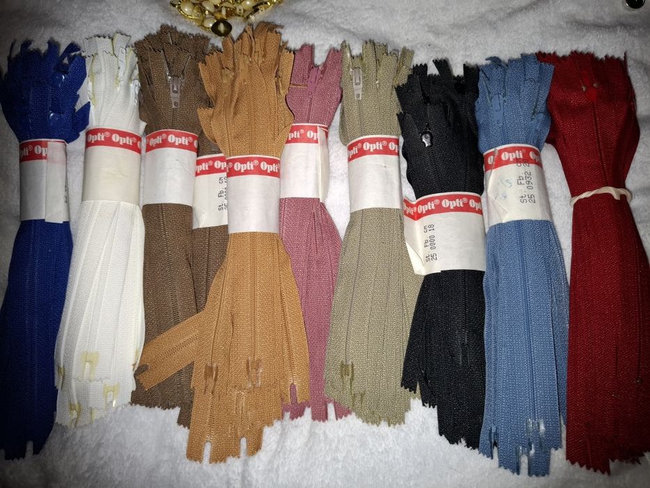 Блискавки, Гудзики