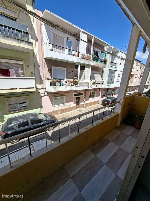 T1 na Baixa da Banheira em boa localização