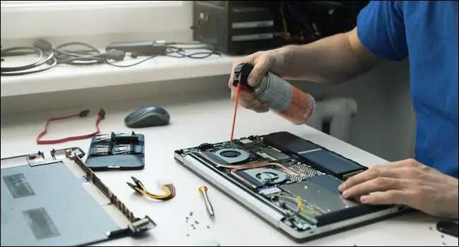 Механічна чистка ноутбука, комп'ютера ігрових консолей та джойстиків