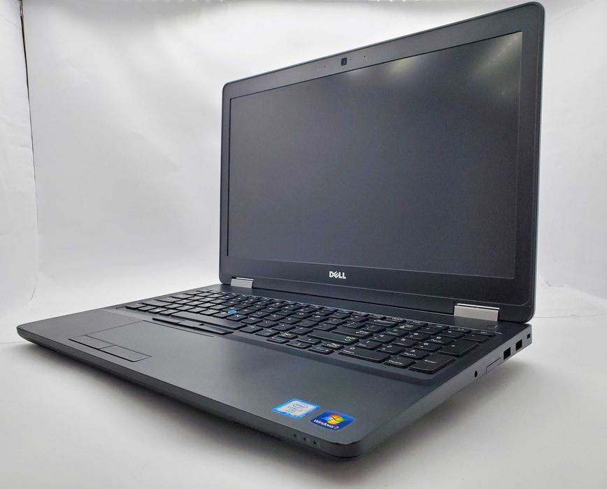 Dell Latitude E5570 i7-6820HQ 8/256 GB R7 M370 HDMI VGA WiFi+BT (3787)