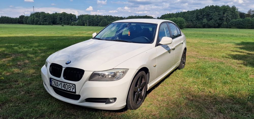 BMW E90 2.0i 143km 2011r