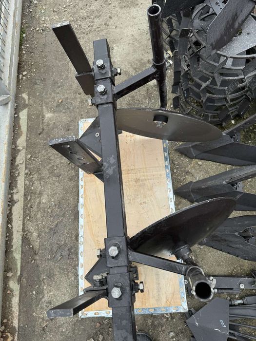 Навісне обладнання для мотоблоку фреза підгортач плуг