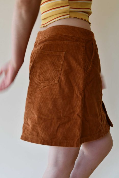 Intensywnie pomarańczowa lisia spódniczka sztruks