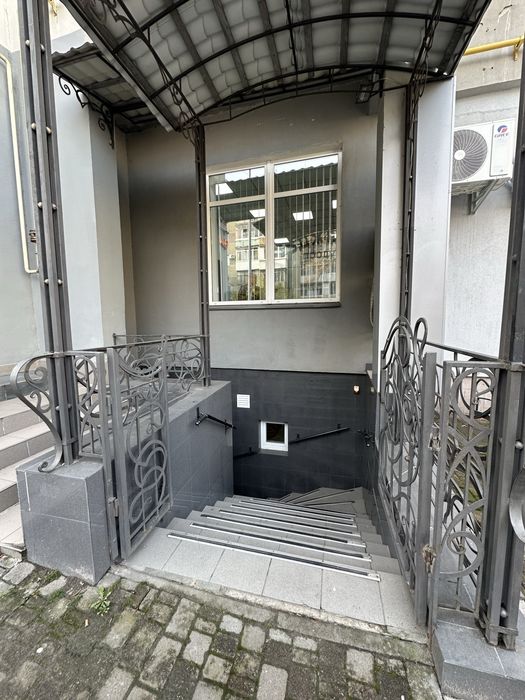 Здам приміщення в центрі 80м2