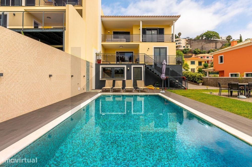 Moradia T3 Moderna com Piscina Privativa e Vista Panorâmica  – São Roq