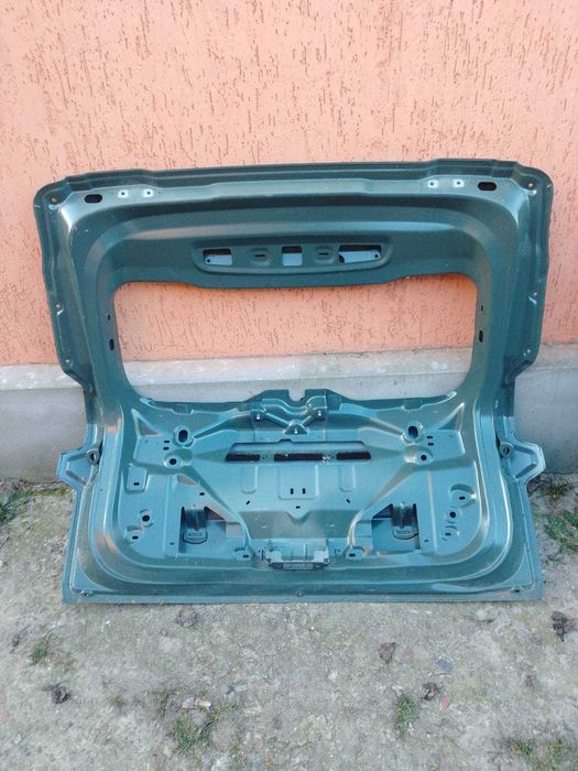 Кришка богажніка Рено Дастер 3 ( Renault Duster 3)