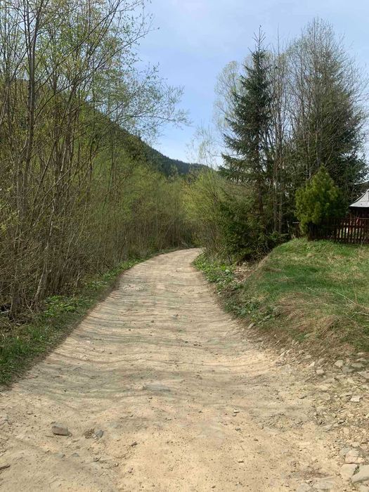 Топова ділянка під відпочинковий бізнес в Карпатах