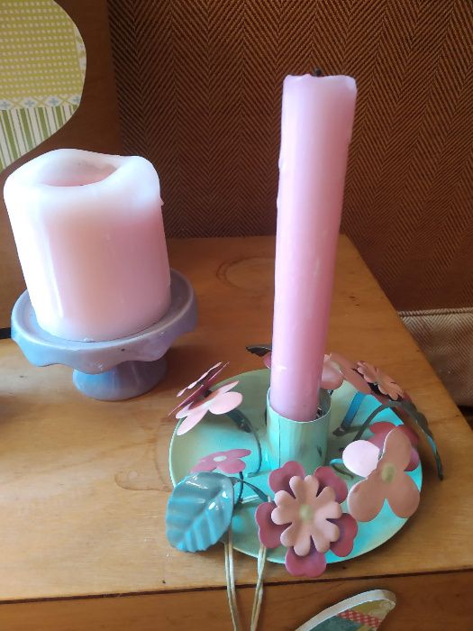 Prateleira e decoração quarto menina