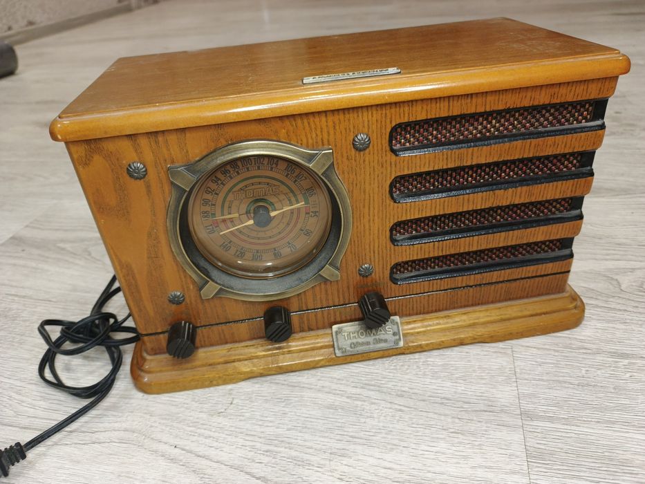 Радіоприймач та касетна дека