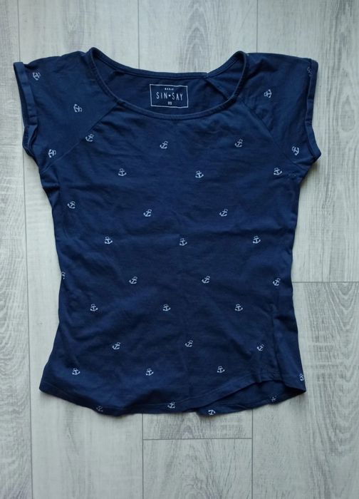 t-shirt koszulka bluzka z krótkim rękawem obcisła ze wzorem w kotwice