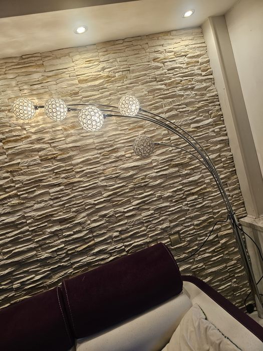 Elegancka lampa podłogowa srebrne klosze