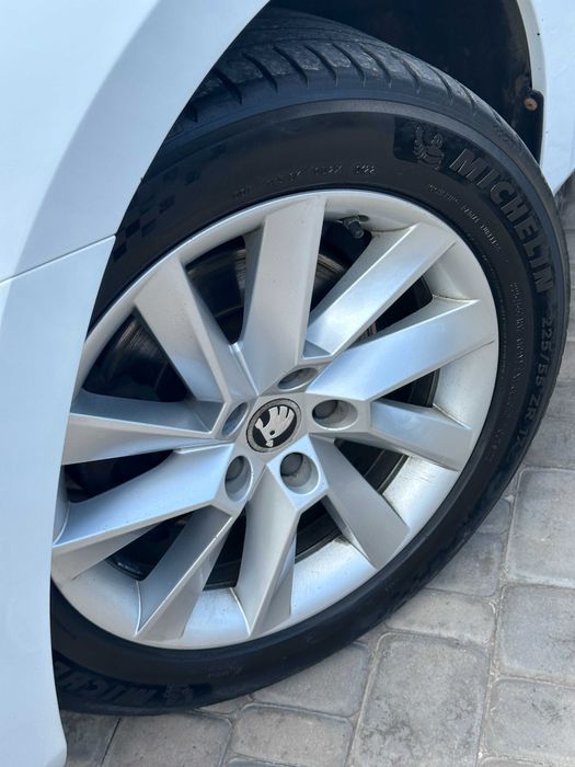 Продам Skoda Superb 2016 рік можлива розстрочка,кредит,обмін!