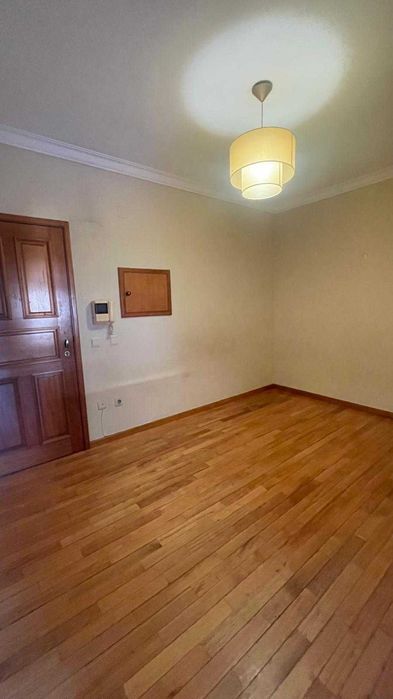 Apartamento T1 Lamaçães, Makro