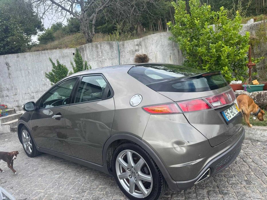 Honda Civic 1.8 i-VTEC, gasolina, 140 cv, caixa manual de 6 velocidades, de 2006