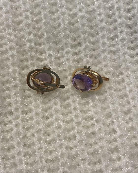 Золоті сережки з аметистами