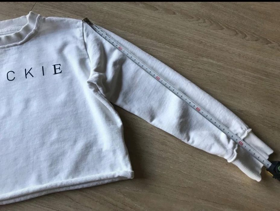 Reserved - krótka, biała bluza 140