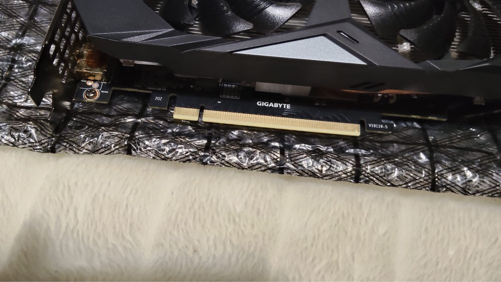 Graphics Card 1660 Super + Processor 2600495945944411023361