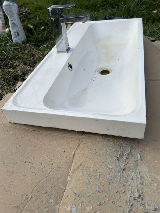 Zlew biały ceramiczny duży z baterią