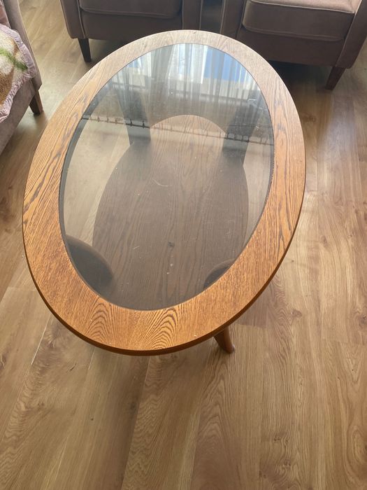 Stolik ze szklanym blatem