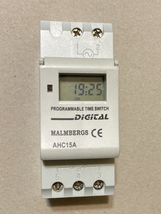 Cyfrowy programator czasowy AHC15A