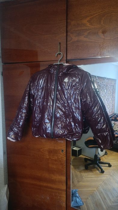 Дві весняні куртки та зимова