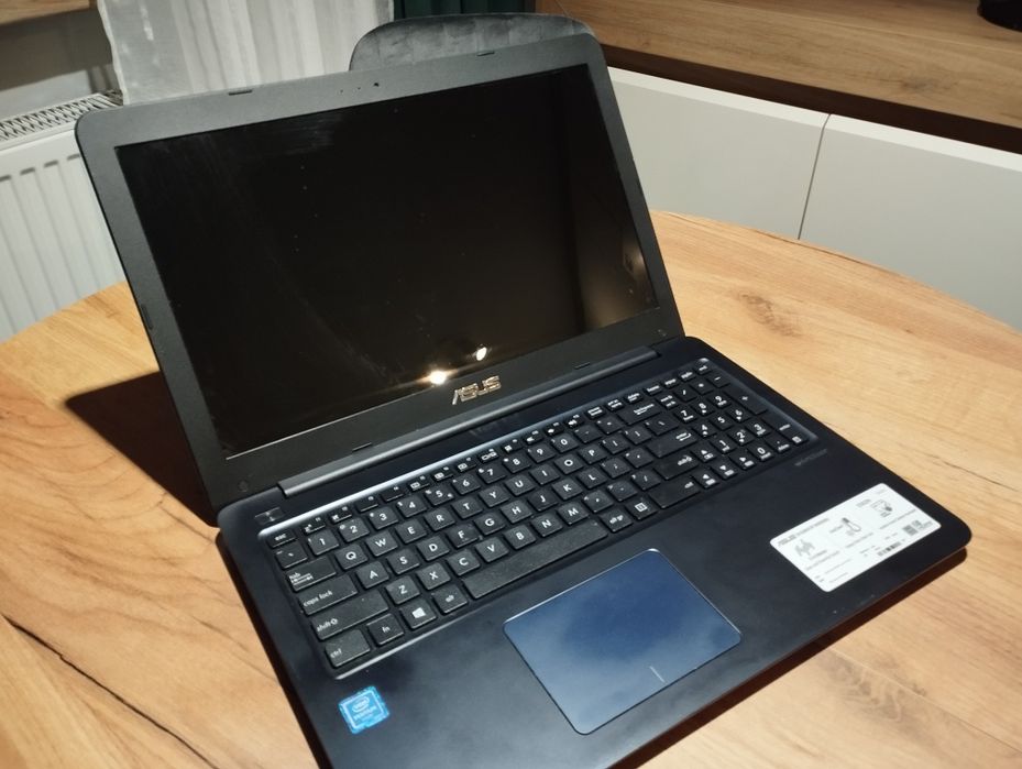 Laptop Asus E50N