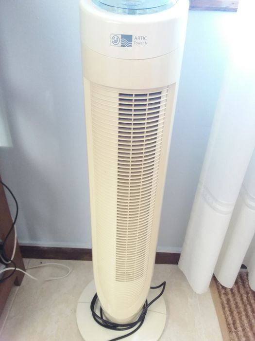 Aparelho eletrônico de ar condicionado