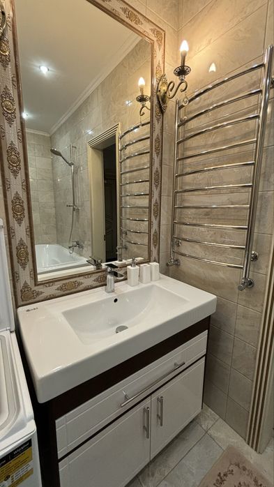 Здається 2-х кімнатна квартира в центральній частині міста (подобово)