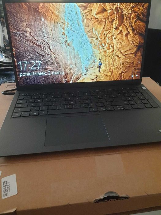 Laptop Notebook Dell Vostro 3515 jak NOWY