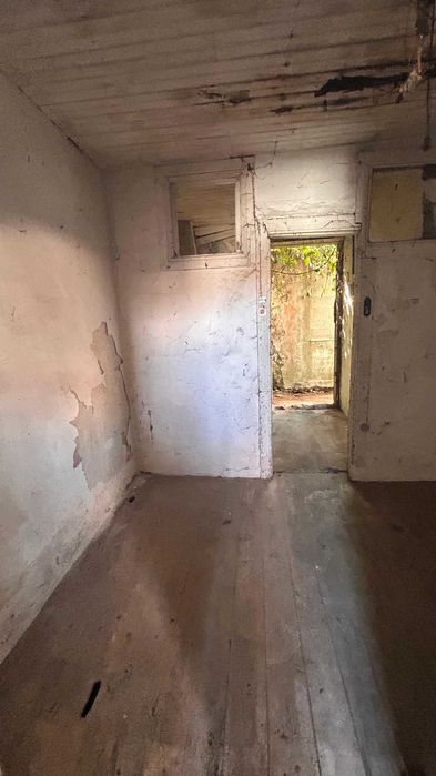 Terreno com Casa antiga edificada