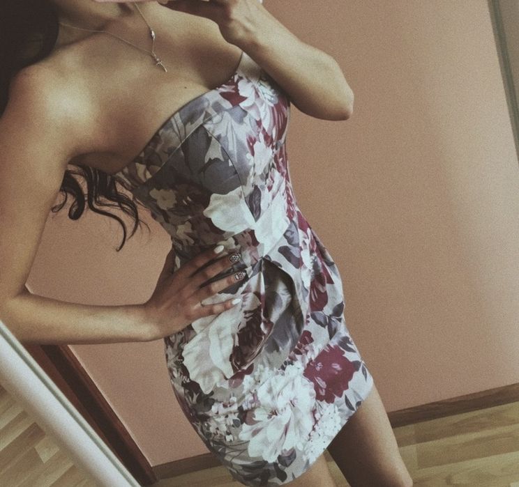 mini sukienka wieczorowa kwiatki flowers kwiaty obcisła bez ramiączek