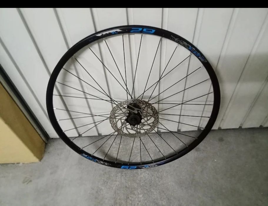 Roda da frente 29 semi-nova