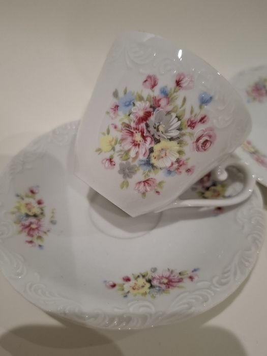 2 conjuntos de Chávena e pires de café Spal