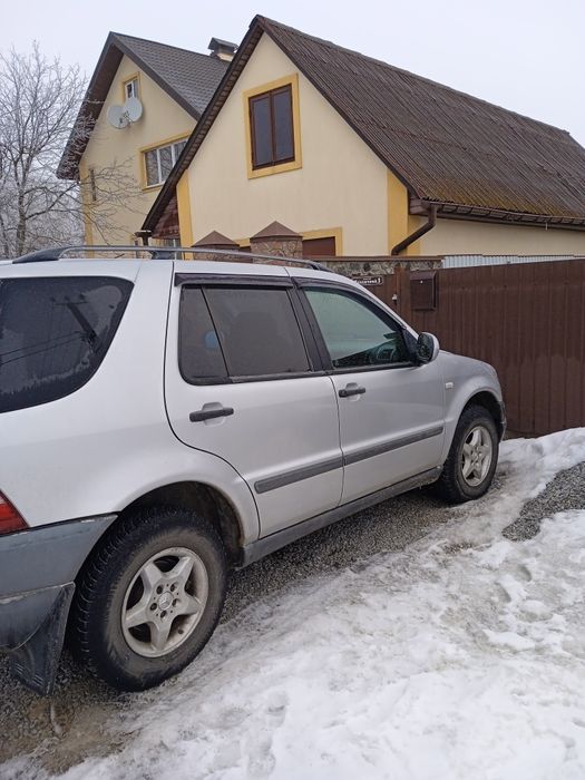 Mercedes-Benz ML 270