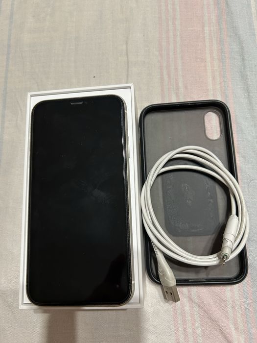 Продам Iphone XR/64 оригінал,акб 81.