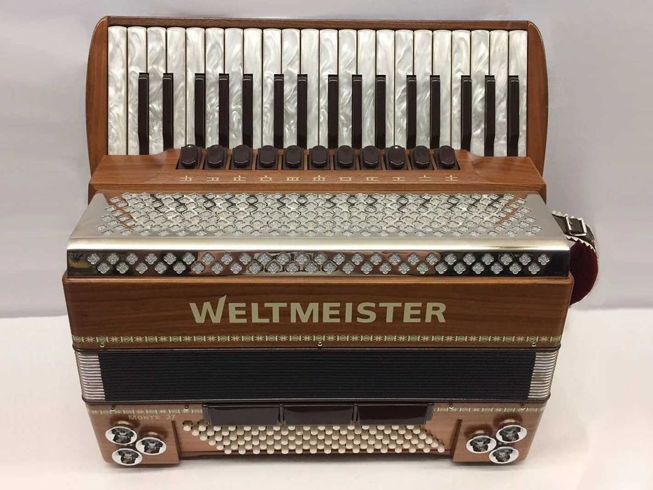 Acordeão Weltmeister Monte 37 à 4ª Voz  - Acordeon