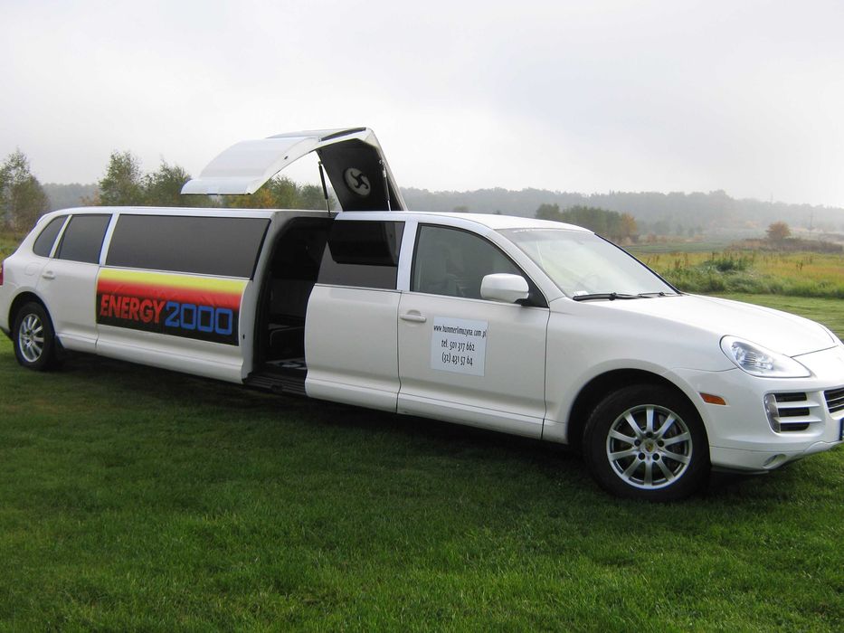 Wynajem limuzyn Hummer Katowice na wszelkiego rodzaju imprezy-18 merów