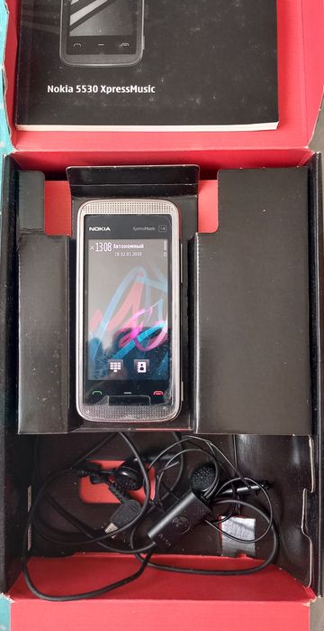 NOKIA 5530  XpressMusic сенсорний телефон