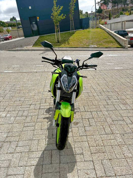 Keeway RKF 125 (2023) – Verde – 10.000 km (Diário/Fiável)